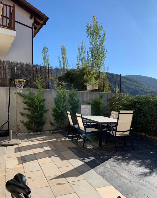 Appartement Ananda à Jaca Extérieur photo